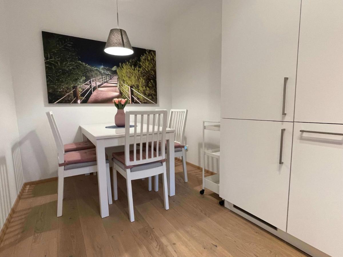 Ferienwohnung Outletcity Метцинген Экстерьер фото