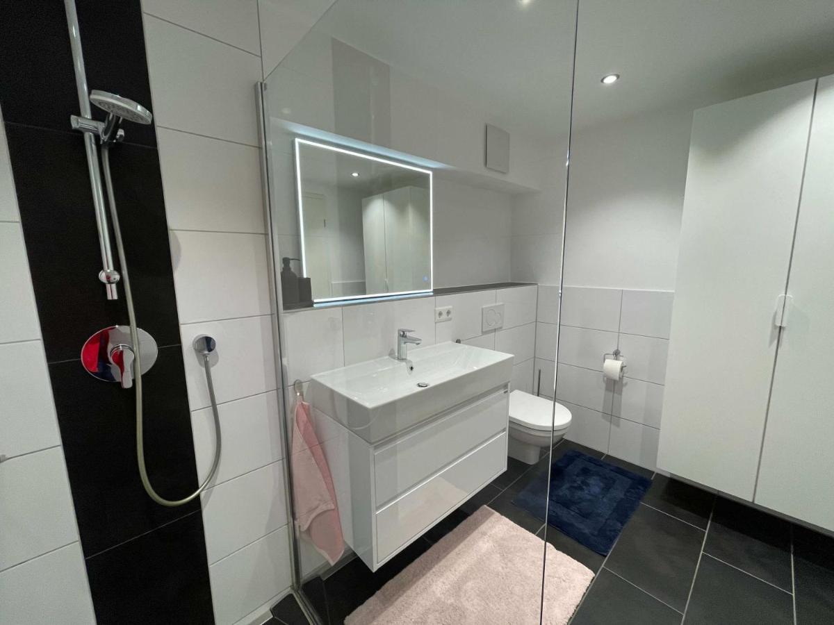 Ferienwohnung Outletcity Метцинген Экстерьер фото