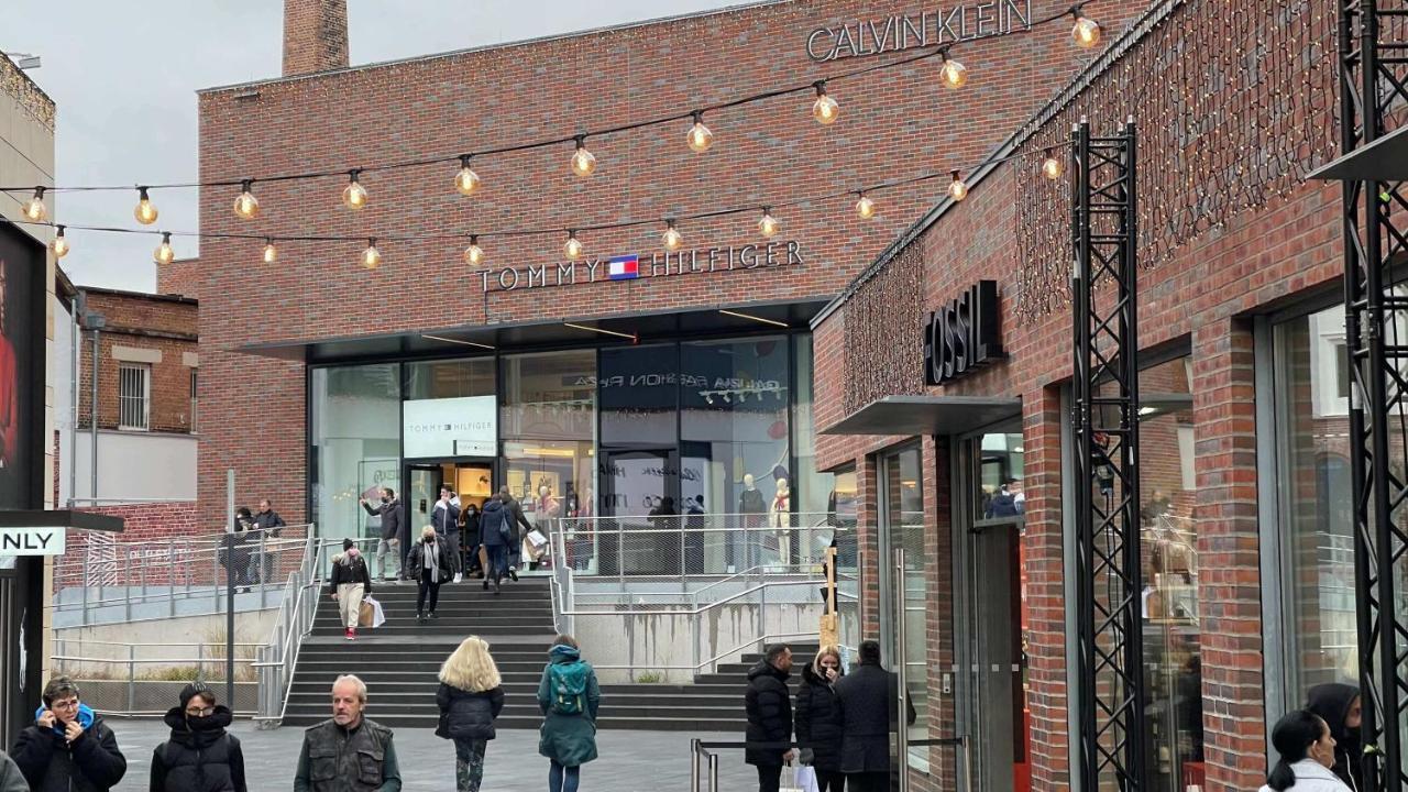 Ferienwohnung Outletcity Метцинген Экстерьер фото