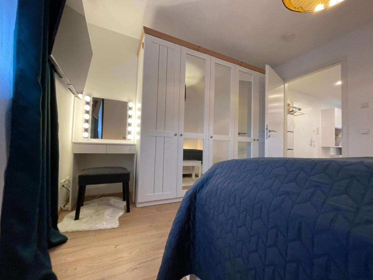 Ferienwohnung Outletcity Метцинген Экстерьер фото