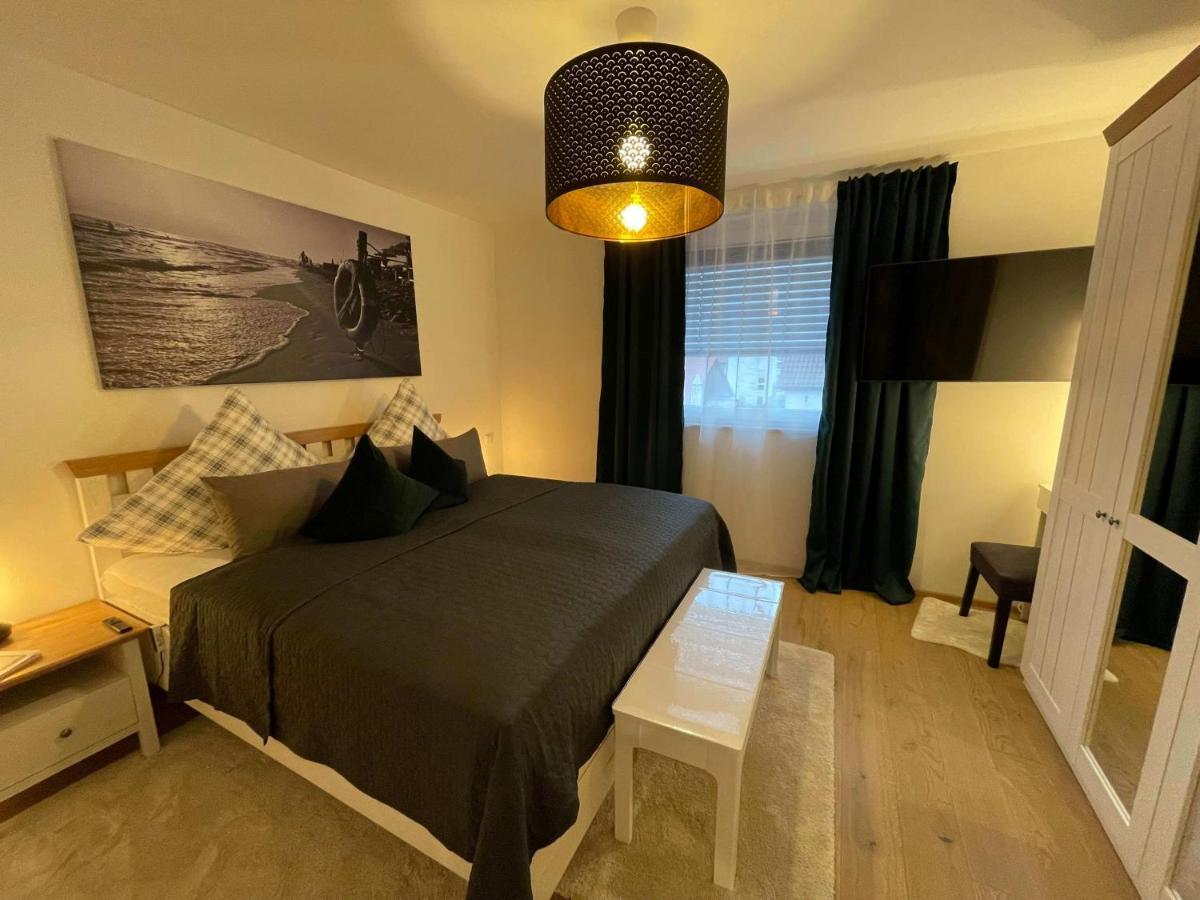 Ferienwohnung Outletcity Метцинген Экстерьер фото